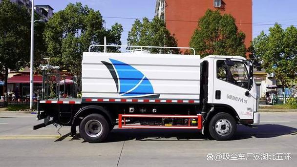 多功能绿化洒水车生产厂家的创新技术与环保贡献解析
