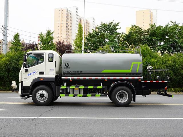福田奔驰欧曼15方洒水车 好车不贵，实力之选